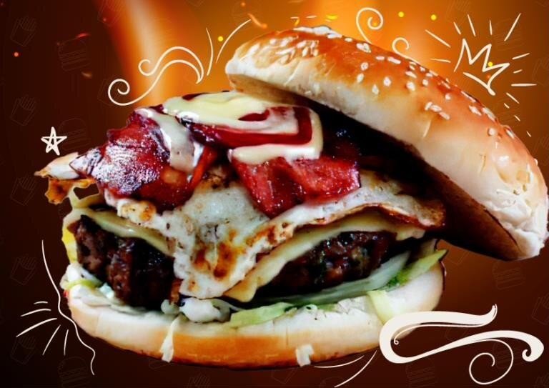 Hamburguesa de la casa mixta con el tratamiento visual nuevo: fondo de brasa y trazos a mano